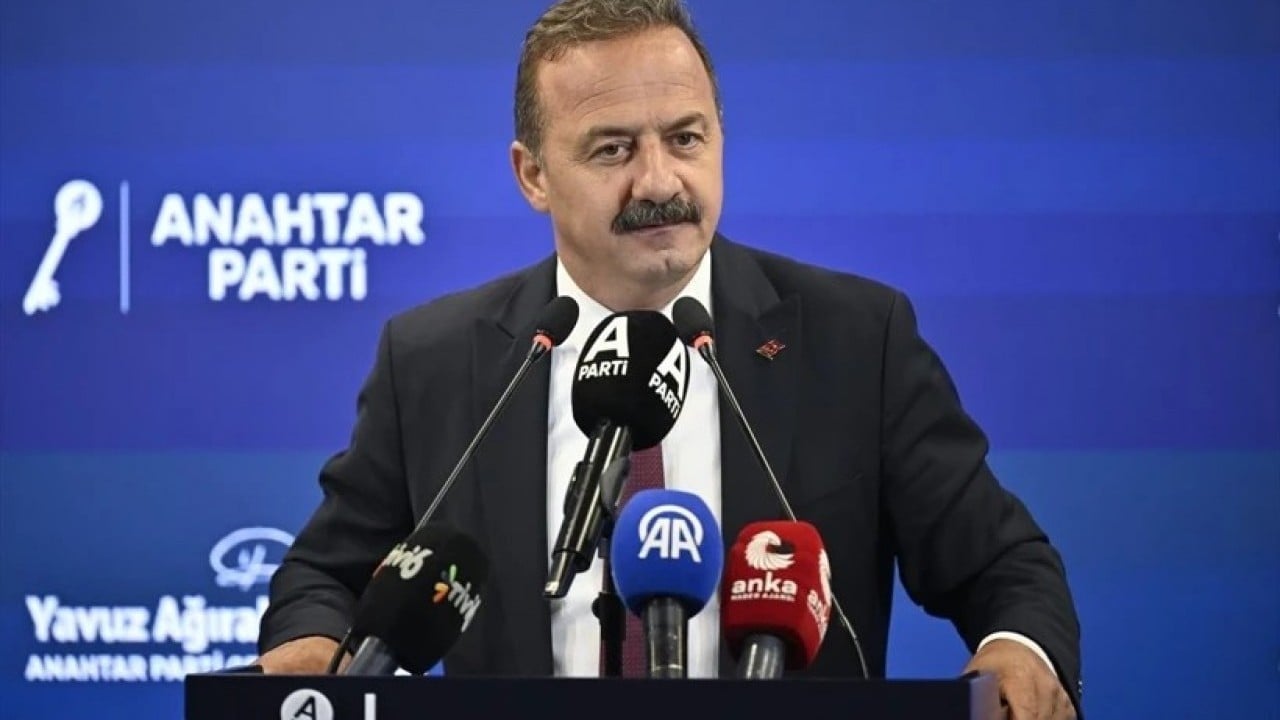 Foto - Son seçim anketi Türkiye'ye duyuruldu: Özgür Özel'in yeni partisi ile AK Parti arasındaki oy farkı olay oldu