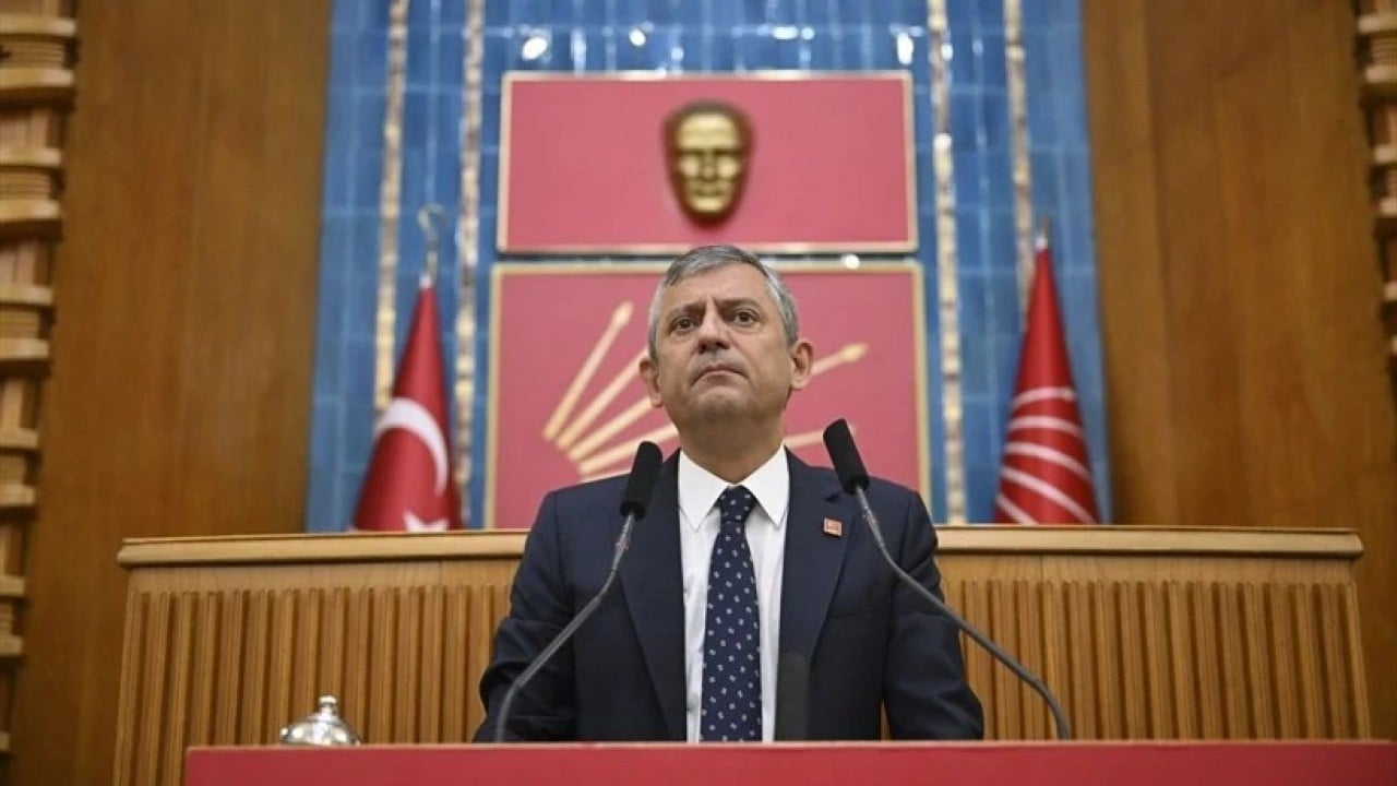 Foto - Son seçim anketi Türkiye'ye duyuruldu: Özgür Özel'in yeni partisi ile AK Parti arasındaki oy farkı olay oldu