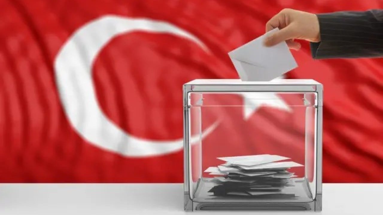 Foto - Son seçim anketinin sonucu açıklandı: Özgür Özel'in yeni partisi ile AK Parti arasındaki oy farkı olay oldu