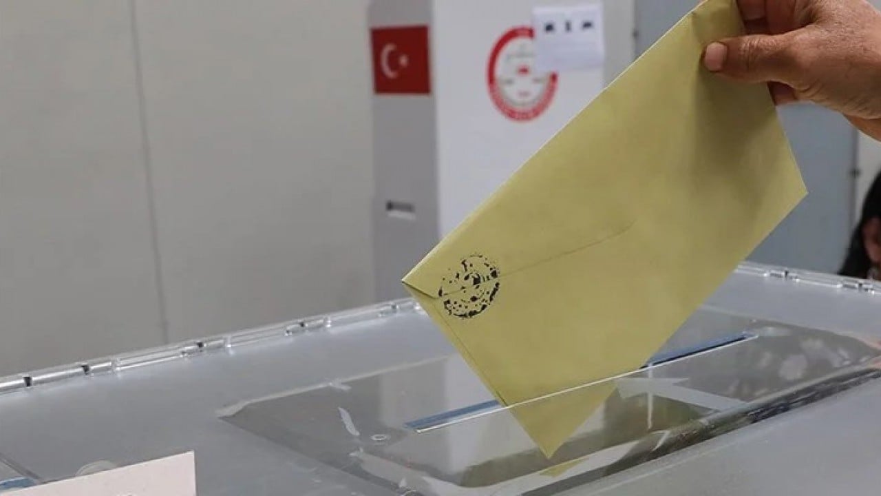 Foto - Son seçim anketinin sonucu Türkiye'ye duyuruldu! Oy farkı 2,5 puana yaklaştı