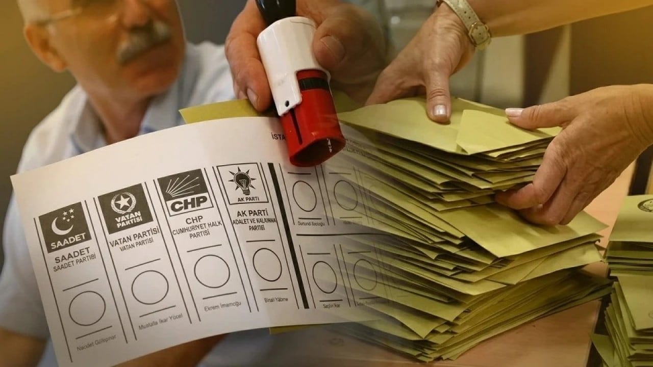 Foto - Son seçim anketinin sonucu Türkiye'ye ilan edildi: CHP ile AK Parti arasındaki oy farkı olay oldu
