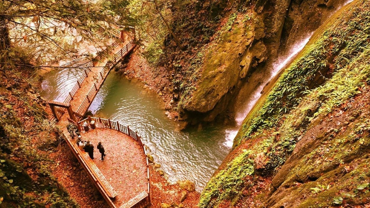 Foto - Sonbaharın en güzel hali! Aktaş şelalesi renk cümbüşüyle büyülüyor