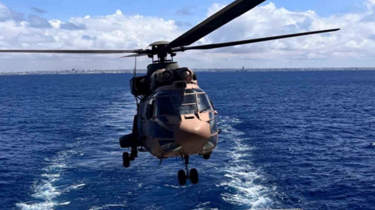 Foto - Sondaj gemisi 20 milyar varil için ülkeye gitmişti: Türk savaş helikopterleri peş peşe havalandı