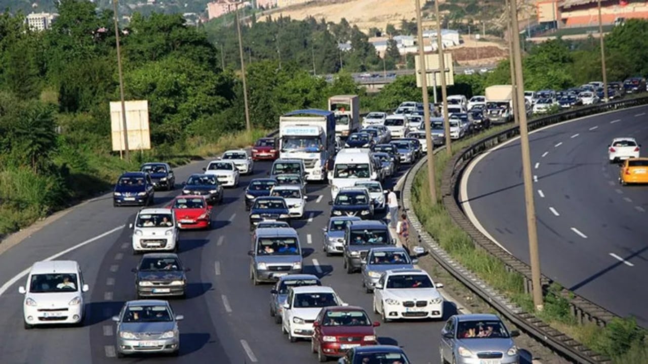 Foto - Sonra "Vay ben duymadım" demeyin! TEM Otoyolu’nda İstanbul yönü trafiğe kapatılıyor
