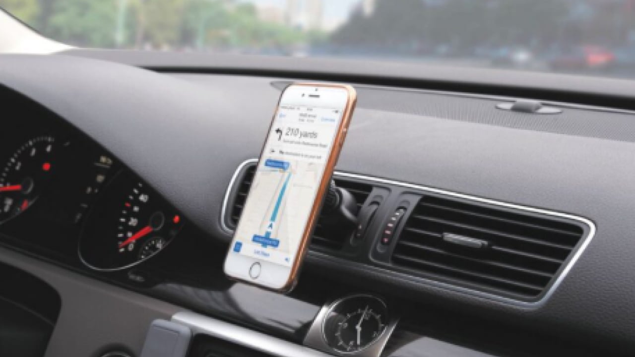 Foto - Sorunun cevabı belli oldu! Araç içi telefon tutucu ve multimedya yasak mı?