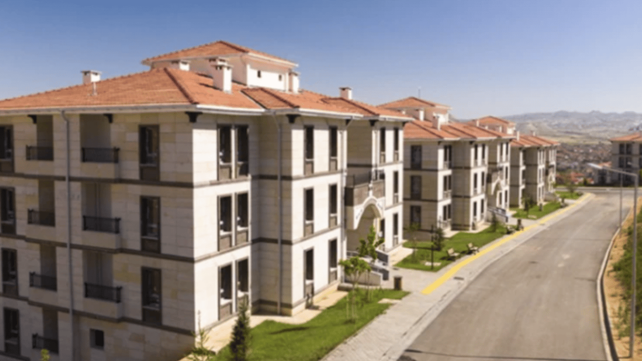 Foto - Sosyal konut projesinde yeni haftanın kura takvimi: 7 ilde 21 konut sahibini buluyor! İşte gün gün TOKİ kura çekiliş tarihleri