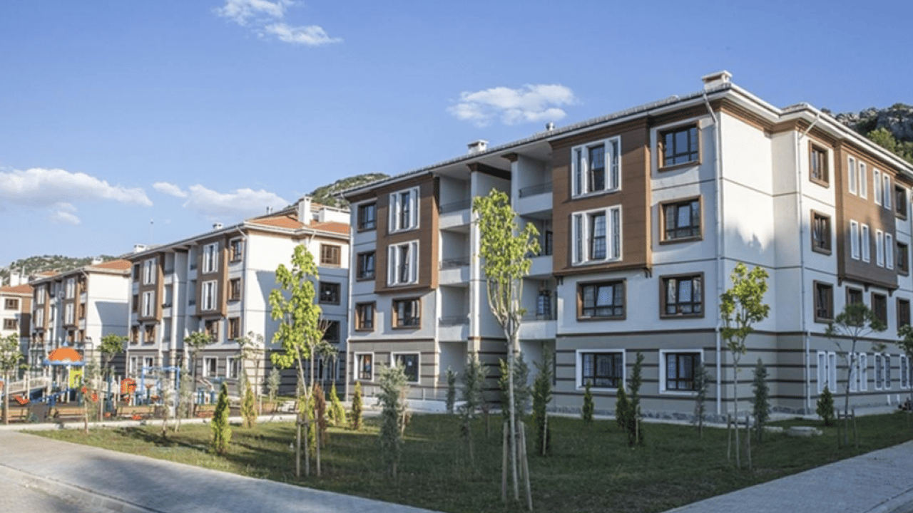 Foto - Sosyal konut projesinde yeni haftanın kura takvimi: 7 ilde 21 konut sahibini buluyor! İşte gün gün TOKİ kura çekiliş tarihleri