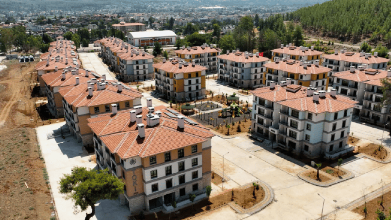 Foto - Sosyal konut projesinde yeni haftanın kura takvimi: 7 ilde 21 konut sahibini buluyor! İşte gün gün TOKİ kura çekiliş tarihleri