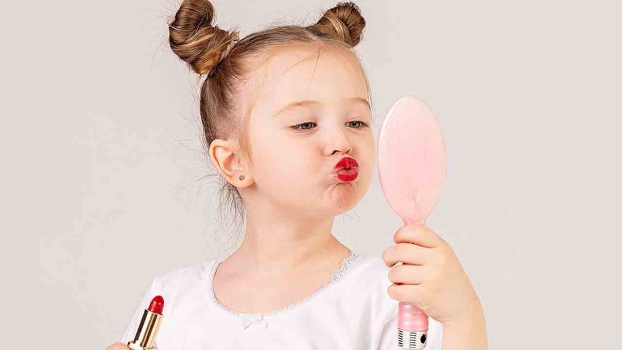 Foto - Sosyal medya körüklüyor: Çocuklarda makyaj tehlikesi