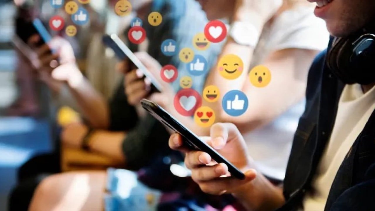 Foto - Sosyal medya kullanımında ölçüyü kaçırdık