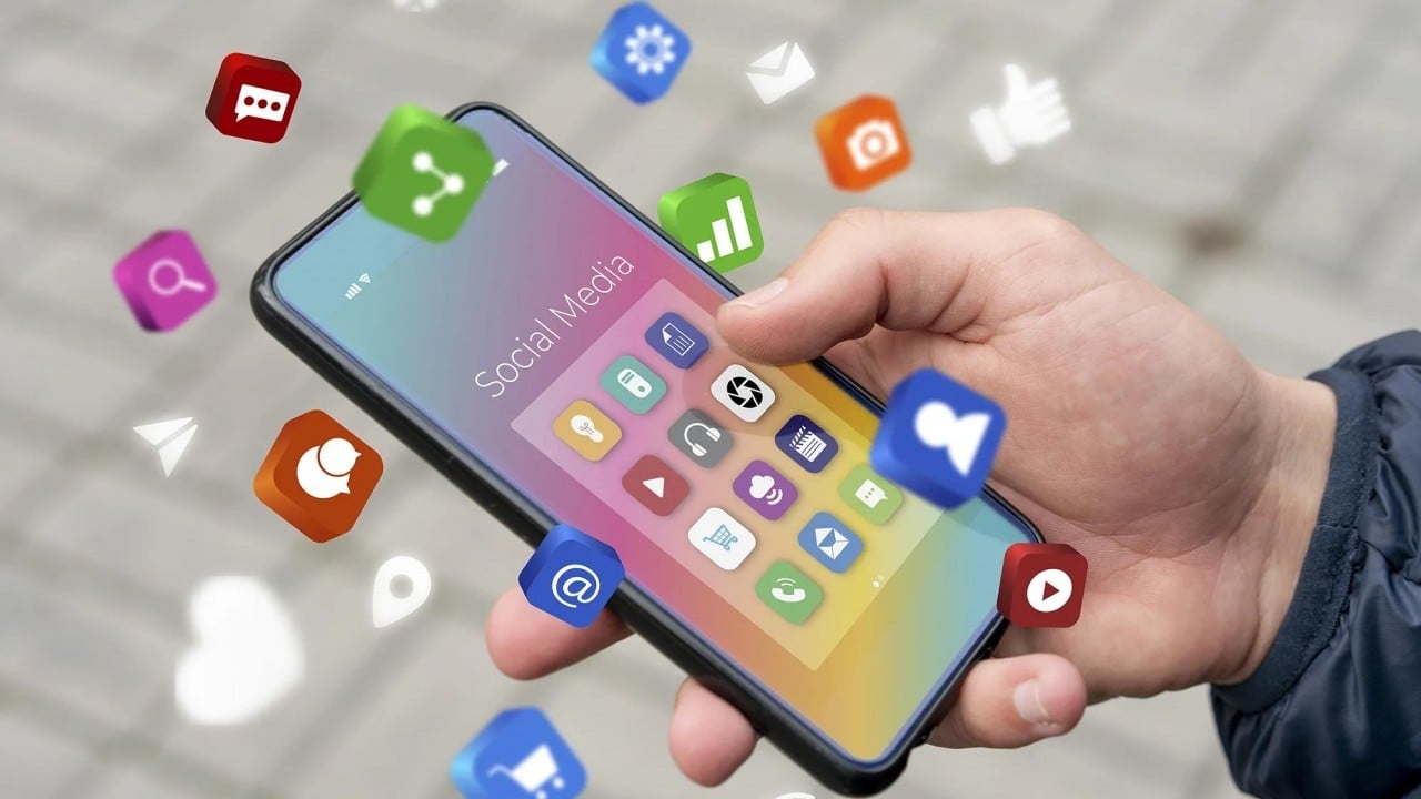 Foto - Sosyal medya kullanımında ölçüyü kaçırdık