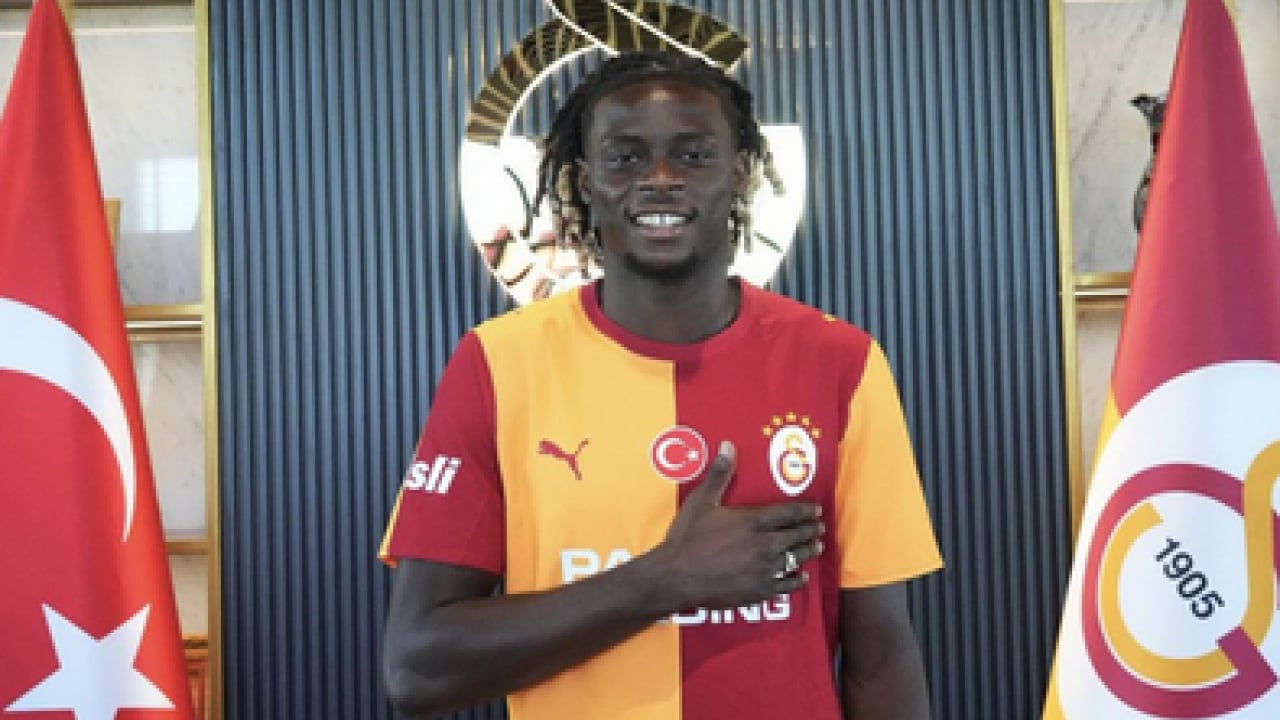 Foto - Sosyal medyada çok eleştirildi: İşte Okan Buruk'un savunduğu Lesley Ugochukwu