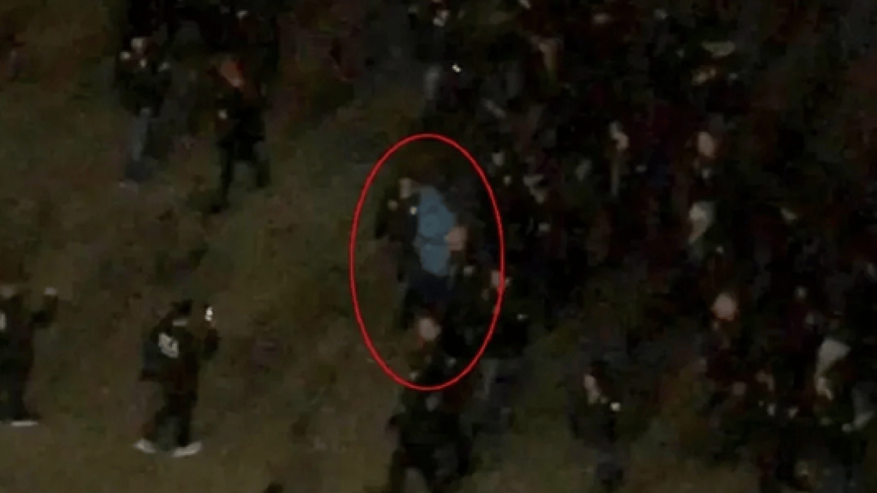 Foto - Maduro giydi, sosyal medyada viral oldu! Satışları patladı, anında tükendi: Yaklaşık 6 bin TL 