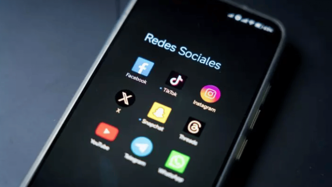 Foto - Sosyal medyada yeni dönem başlıyor: Artık tamamen yasaklanıyor!