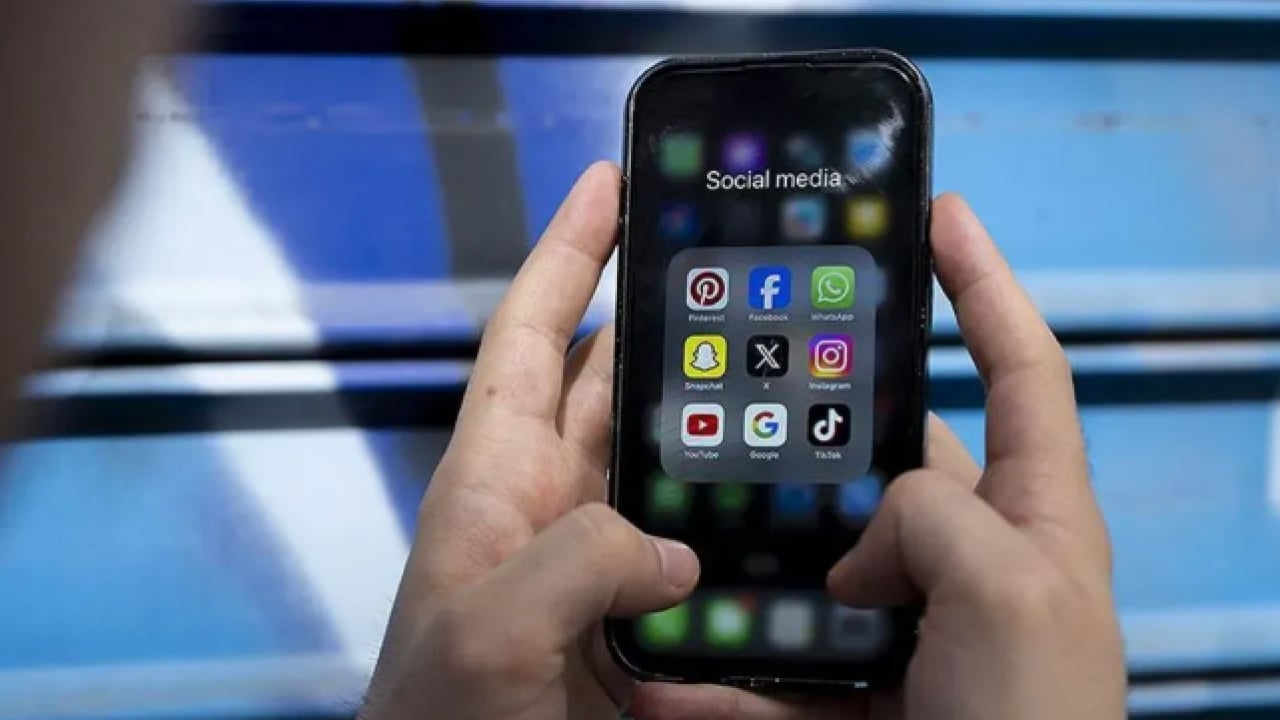 Foto - Avrupa ülkesi de kervana katılıyor: 16 yaşından küçükler için yasaklanacak!