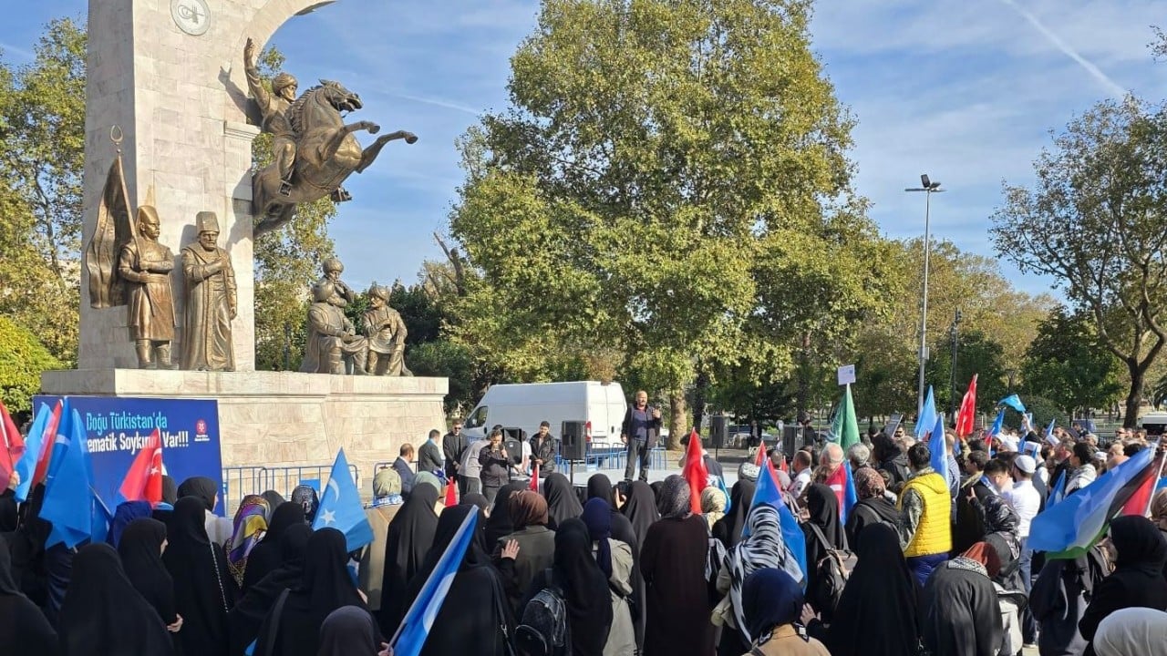 Foto - Soykırımcı Çin’e Fatih’te protesto: Doğu Türkistan Müslüman Türklerin onur meselesidir