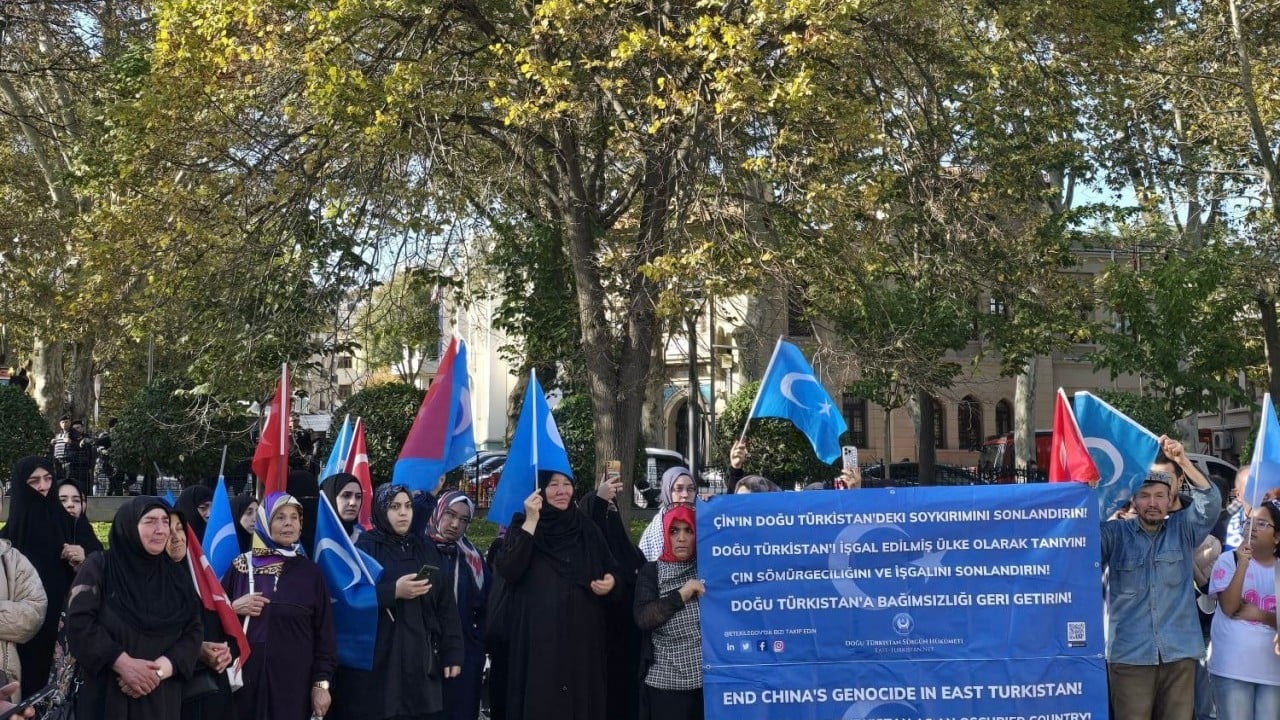 Foto - Soykırımcı Çin’e Fatih’te protesto: Doğu Türkistan Müslüman Türklerin onur meselesidir