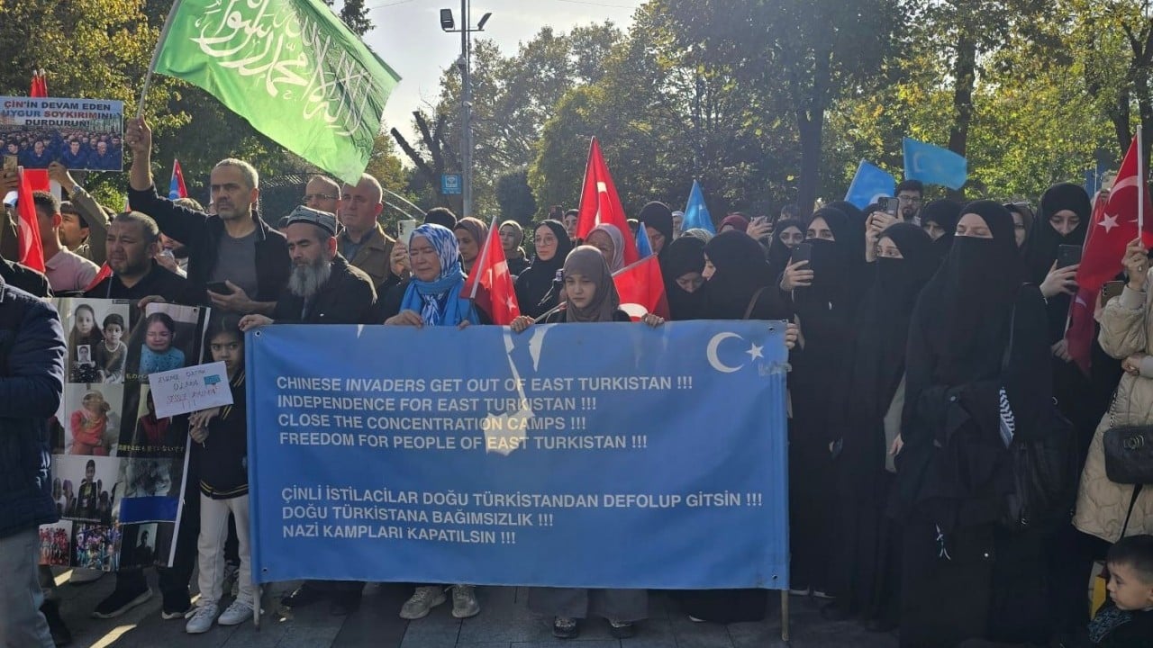 Foto - Soykırımcı Çin’e Fatih’te protesto: Doğu Türkistan Müslüman Türklerin onur meselesidir