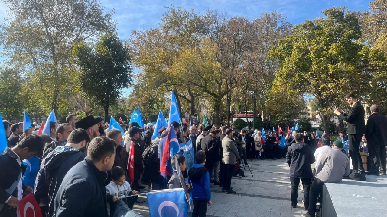 Foto - Soykırımcı Çin’e Fatih’te protesto: Doğu Türkistan Müslüman Türklerin onur meselesidir