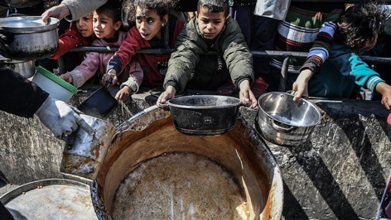 Foto - Soykırımcı İsrail bir nesli yok ediyor: Gazze’de çocuklar öğrenmeyi unuttu!