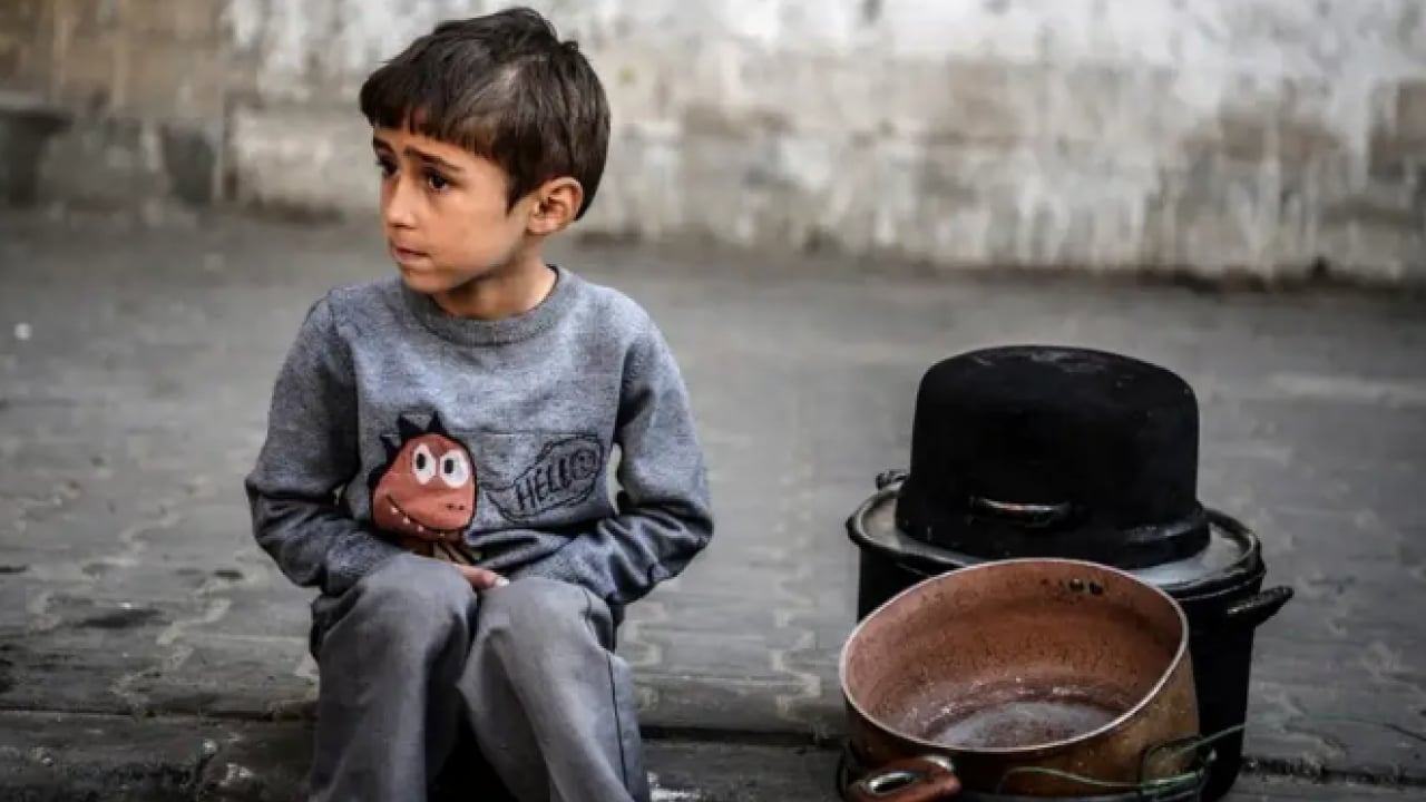 Foto - Soykırımcı İsrail bir nesli yok ediyor: Gazze’de çocuklar öğrenmeyi unuttu!