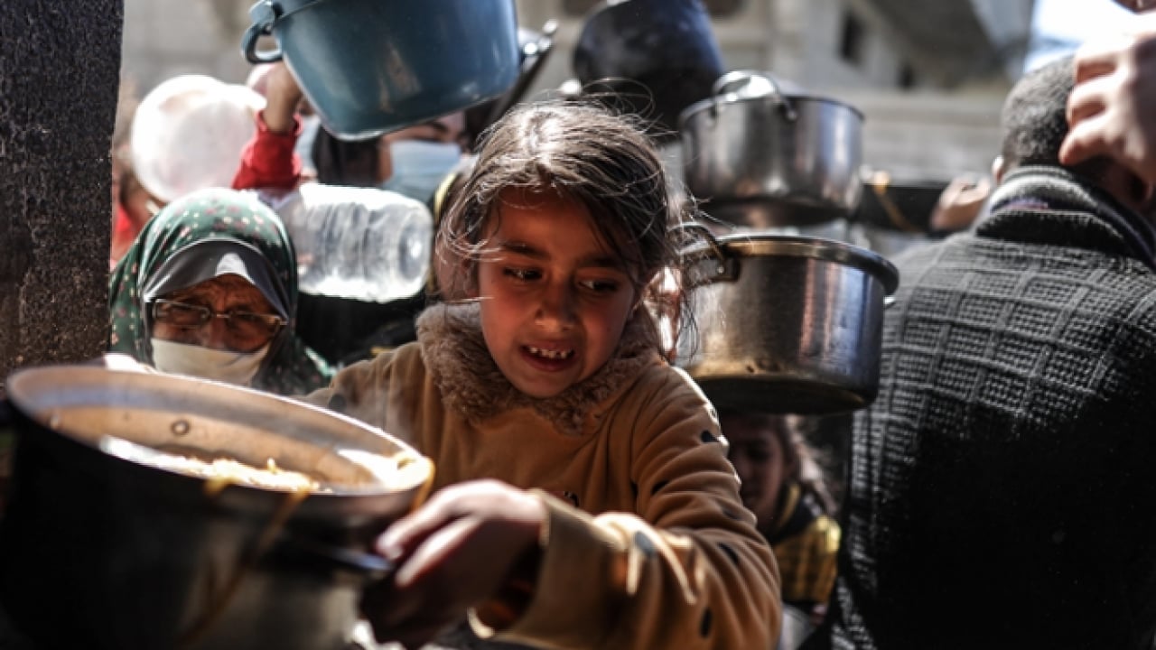 Foto - Soykırımcı İsrail bir nesli yok ediyor: Gazze’de çocuklar öğrenmeyi unuttu!