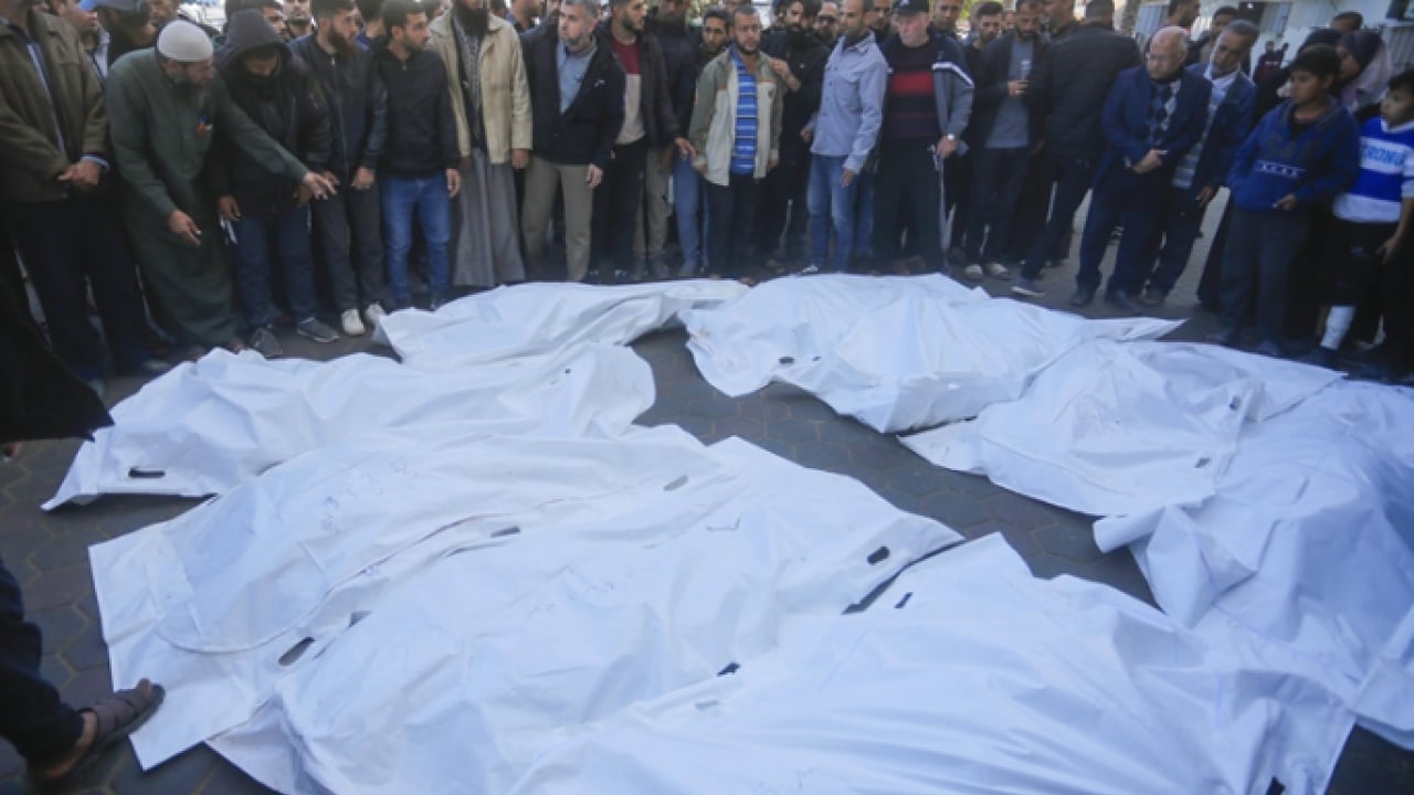 Foto - Katil İsrail Gazze’de barış masasını kanla dağıttı! Sözde ateşkes, özde katliam