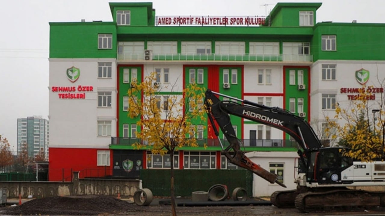 Foto - Sözde fıkra, Kürt vatandaşlarımızı çıldırtmıştı! Amedspor’dan Koç’a "OPET" şamarı geldi