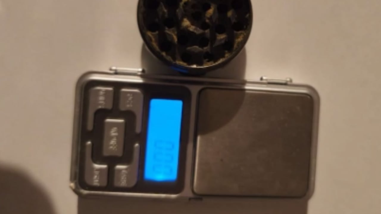 Foto - Sözde ünlülerin evinden neler çıktı neler! Bunlar mı topluma örnek olacak?