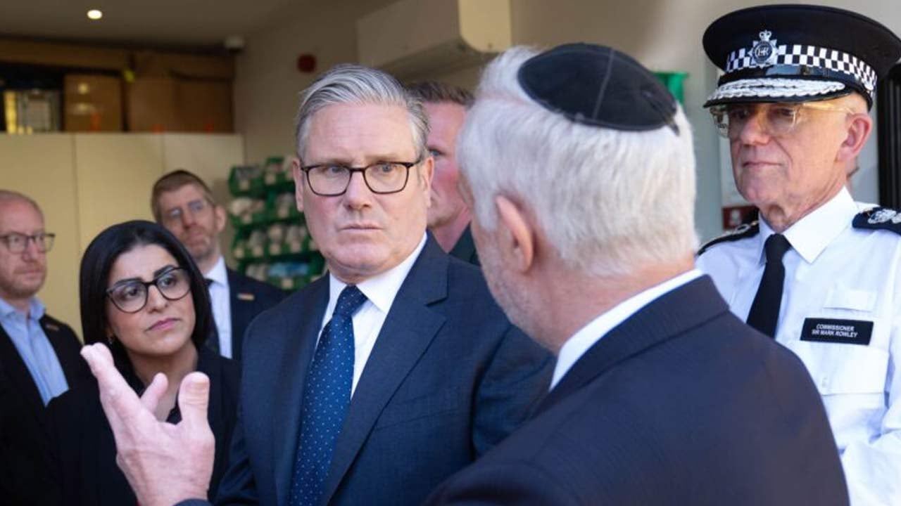 Foto - Starmer teröristlere boyun eğdi!
