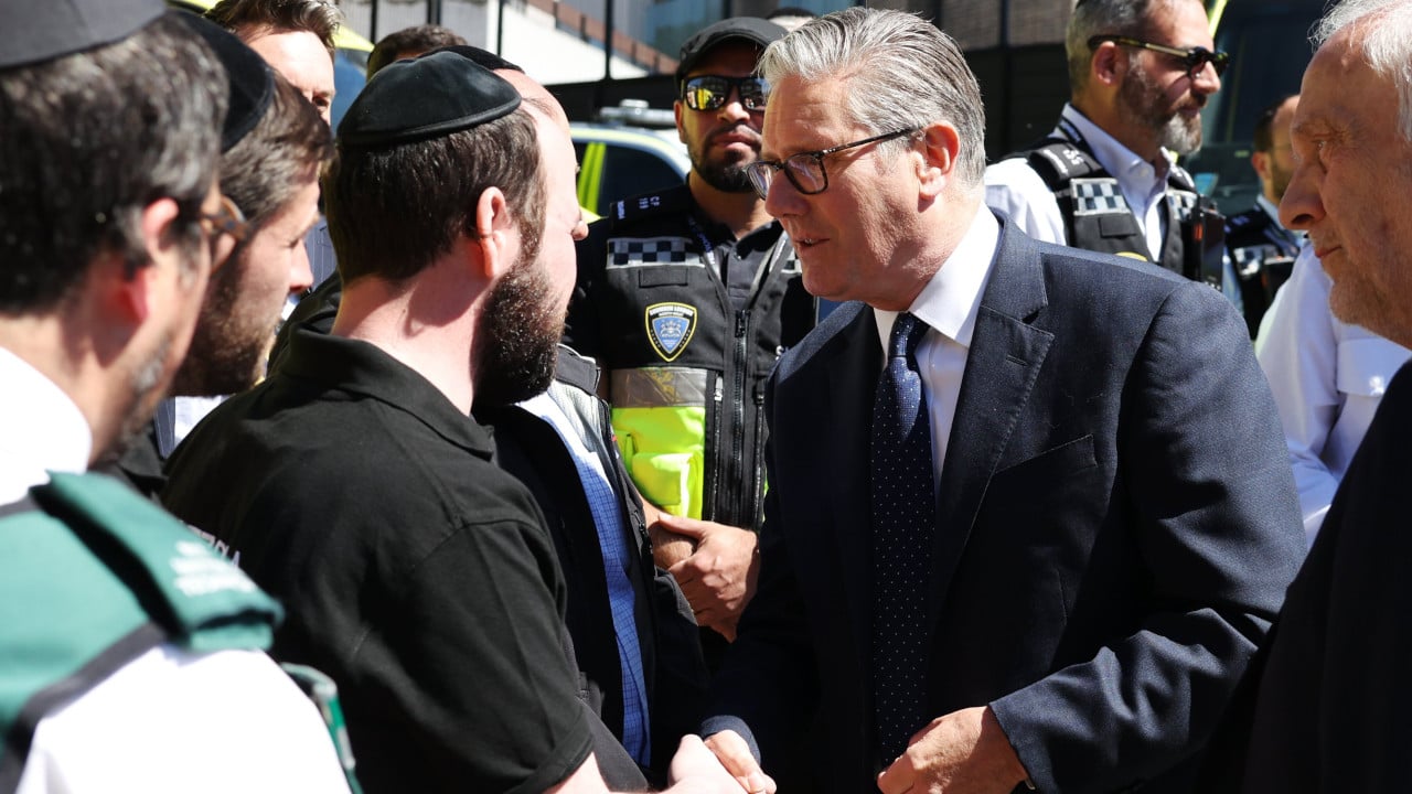 Foto - Starmer teröristlere boyun eğdi!