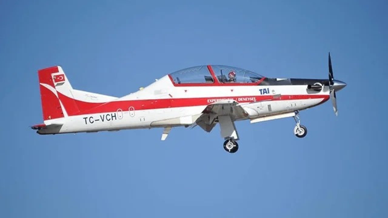 Foto - SU-25 savaş uçağı işini Türkiye'ye verdiler! Canavara dönüştüreceğiz