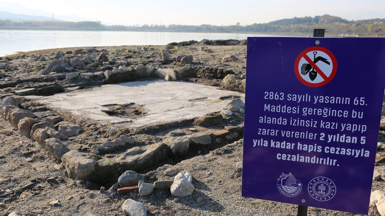 Foto - Su çekilince ortaya çıktı! Mozaikli yapının sırrı çözülüyor