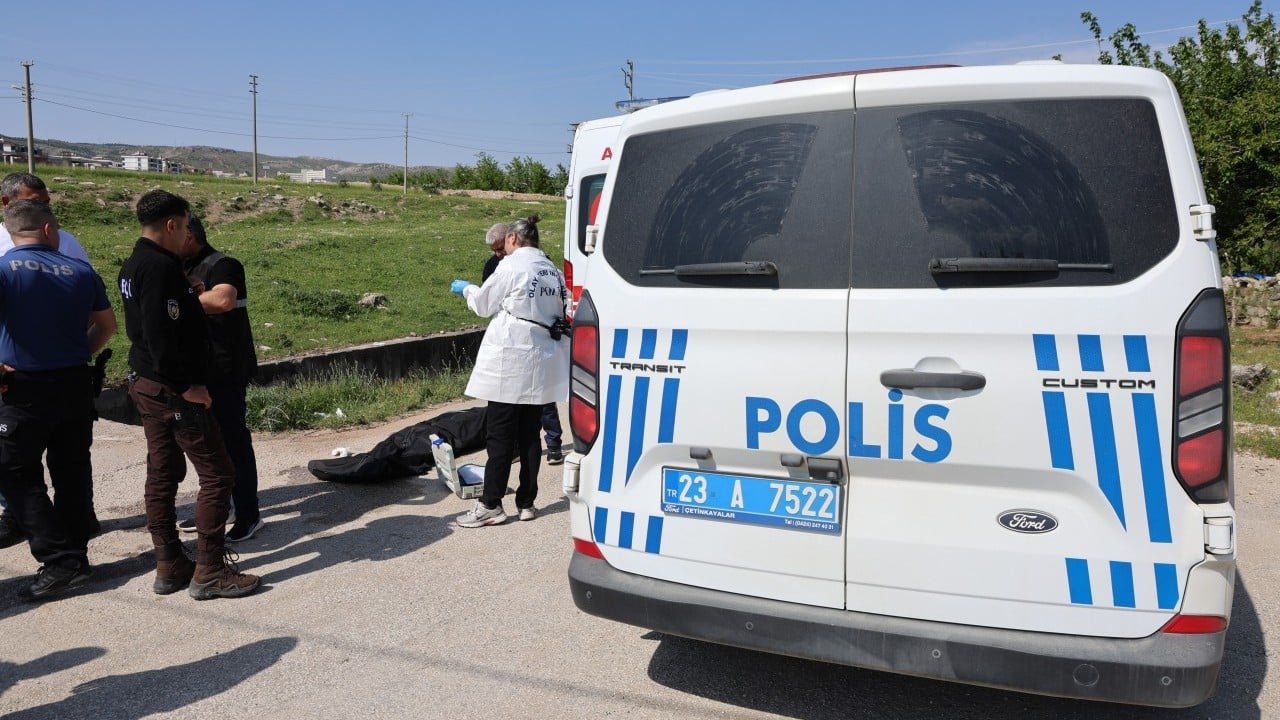 Foto - Su kanalında korkunç manzara