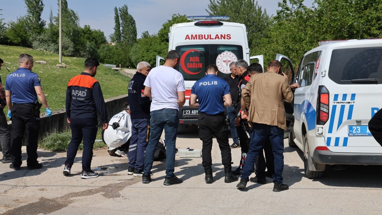 Foto - Su kanalında korkunç manzara