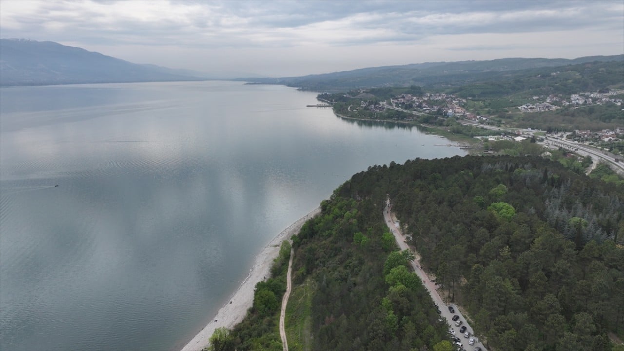 Foto - Su seviyesi normale döndü Sapanca Gölü yağışlarla kritik eşikten kurtuldu