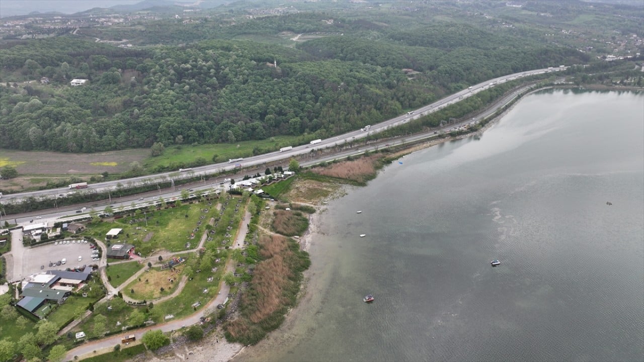 Foto - Su seviyesi normale döndü Sapanca Gölü yağışlarla kritik eşikten kurtuldu