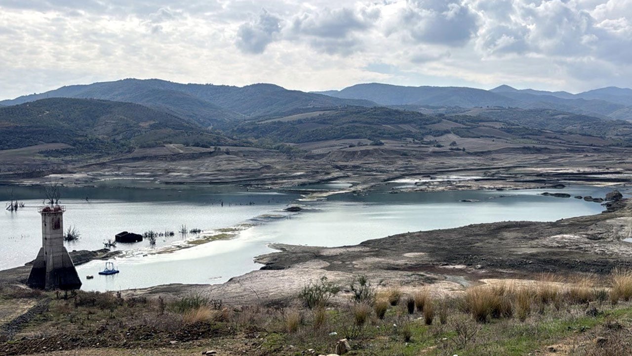 Foto - Su seviyesi yüzde 1’in altına indi! İşte kuraklığın en net fotoğrafı
