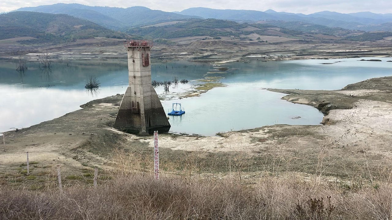 Foto - Su seviyesi yüzde 1’in altına indi! İşte kuraklığın en net fotoğrafı