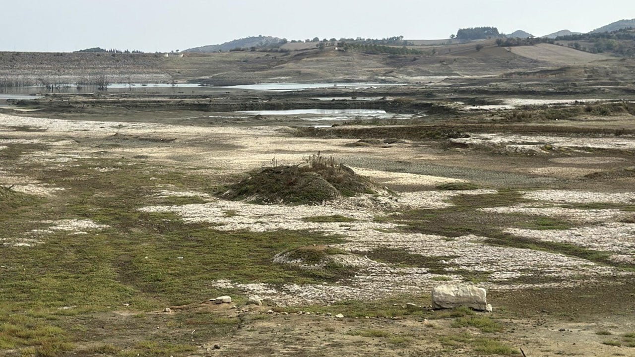 Foto - Su seviyesi yüzde 1’in altına indi! İşte kuraklığın en net fotoğrafı