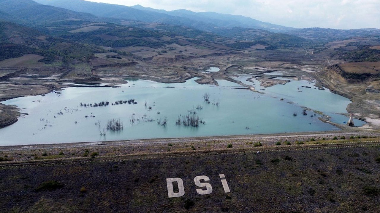 Foto - Su seviyesi yüzde 1’in altına indi! İşte kuraklığın en net fotoğrafı