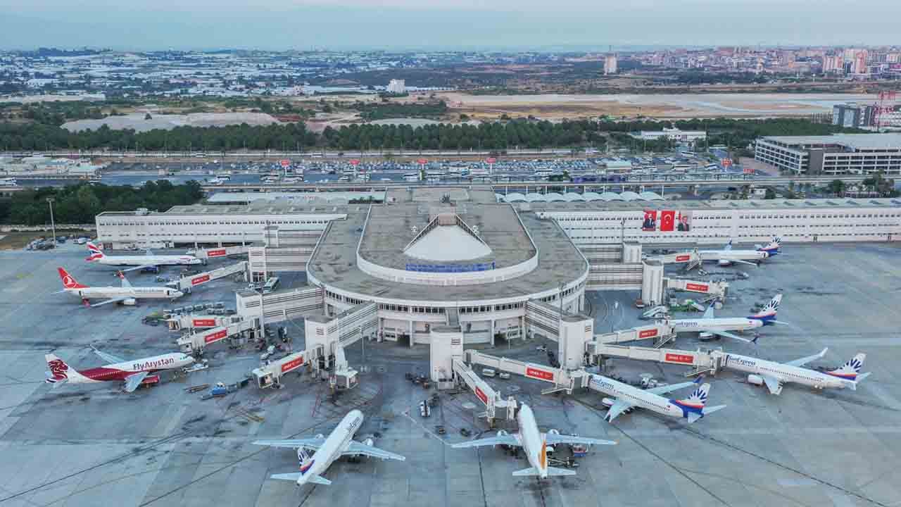 Foto - Şubat’ta havayoluyla seyahat edenlerin sayısı 45 ilin nüfusunu aştı: Bir ayda 15 milyon 92 bin 119 yolcuya hizmet verildi