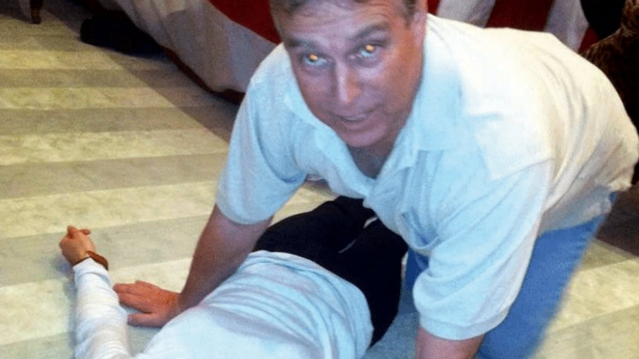 Foto - Sübyancı Epstein’ın belgelerinde ismi çıkmıştı! Kraliçe Elizabeth’ten oğlunun skandalı için "Yuh artık" dedirten hamle