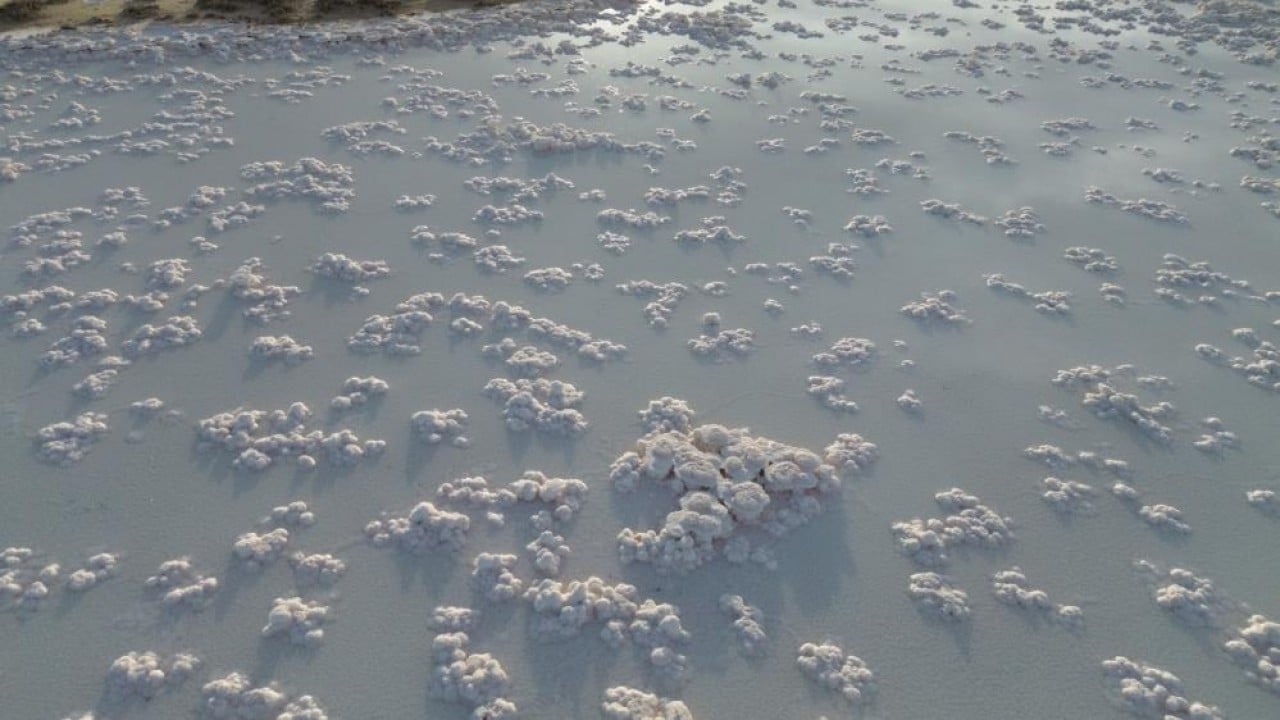 Foto - Sular çekilince böyle oldu! Tuz Gölü, Pamukkale travertenlerini andırdı
