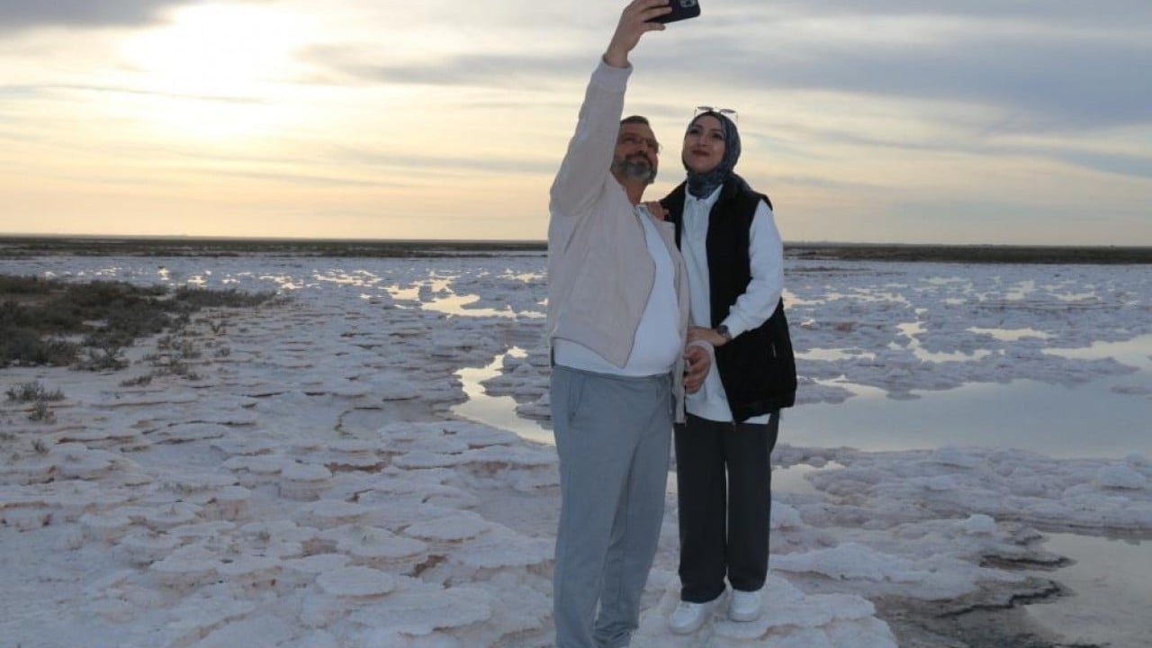 Foto - Sular çekilince böyle oldu! Tuz Gölü, Pamukkale travertenlerini andırdı