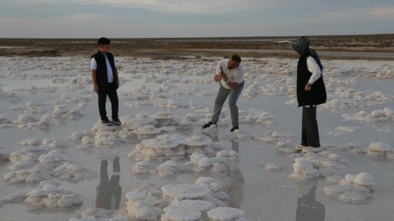 Foto - Sular çekilince böyle oldu! Tuz Gölü, Pamukkale travertenlerini andırdı