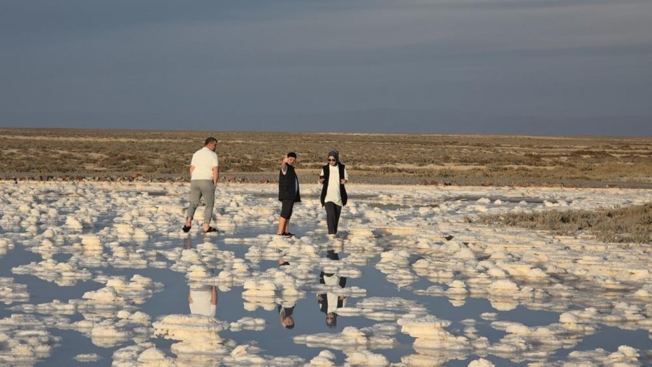 Foto - Sular çekilince böyle oldu! Tuz Gölü, Pamukkale travertenlerini andırdı