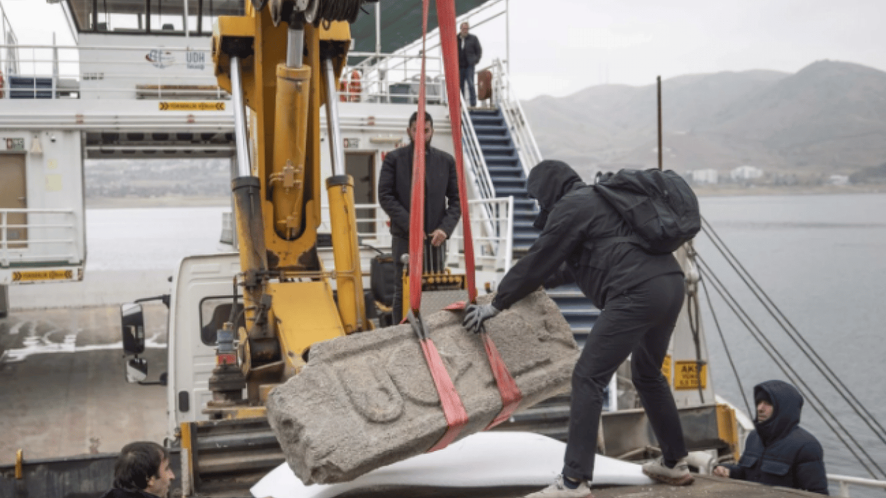 Foto - Sular çekilince gün yüzüne çıktı! Hemen koruma altına alındı