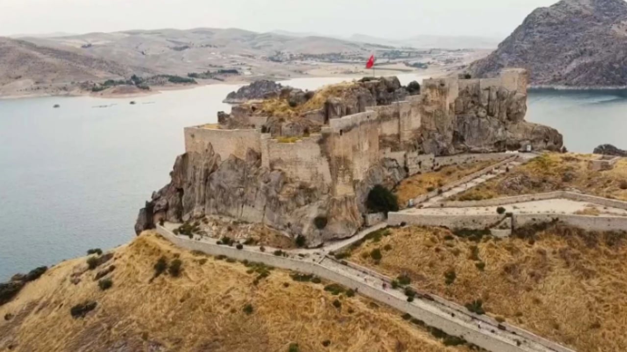 Sular çekilince gün yüzüne çıktı! Hemen koruma altına alındı