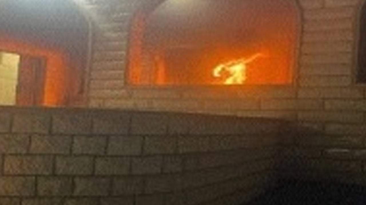 Foto - Suları ısınıyor... Yahudiler camiyi ateşe verdi!